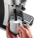 DeLonghi ECAM220.30.SB Magnifica Start espressomachine Zilver/zwart